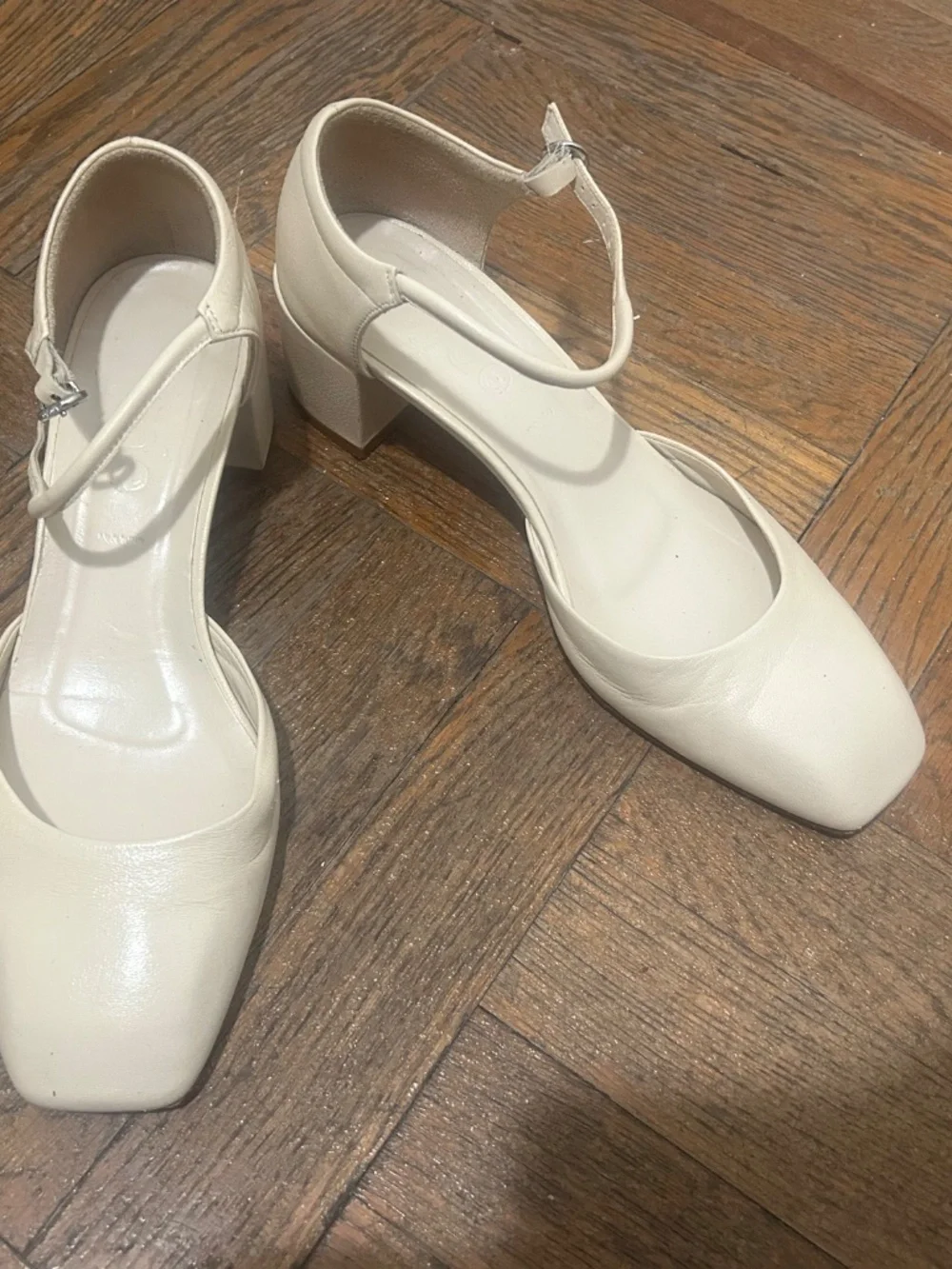 Aeyde EU38 Cream Block Heels
